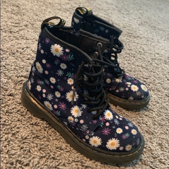 dr martin girls boots